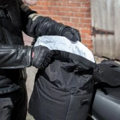 Kriega Solo 14 Saddlebag -Motorfietsuitrusting Winkel kriega saddlebag detail3 1